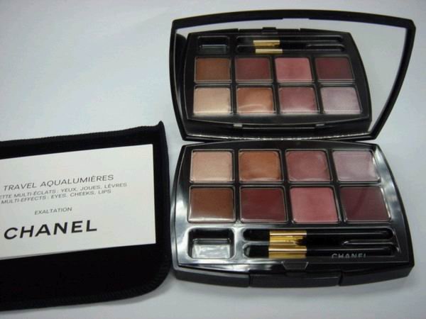 Chanel color compact