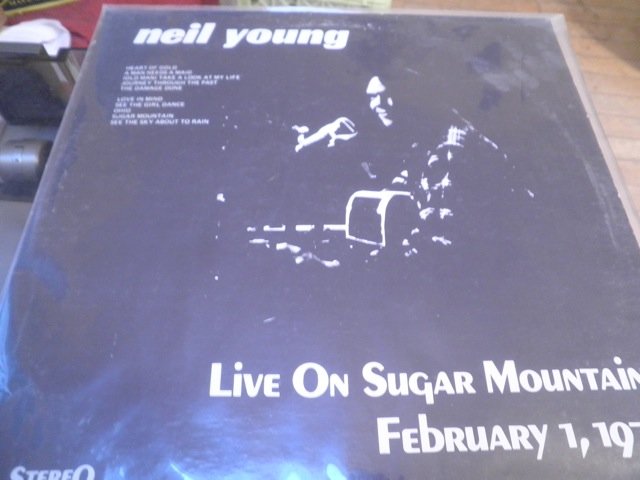 NEIL YOUNG - LIVE SUGAR MOUNTAIN 2/1/71 LP