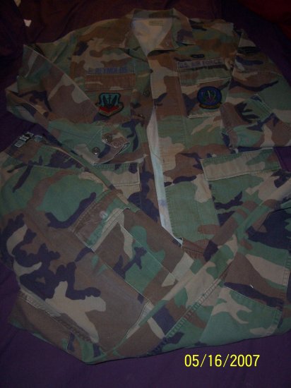 Camoflauge Pants and Top Mens Medium FREE SHIPPING