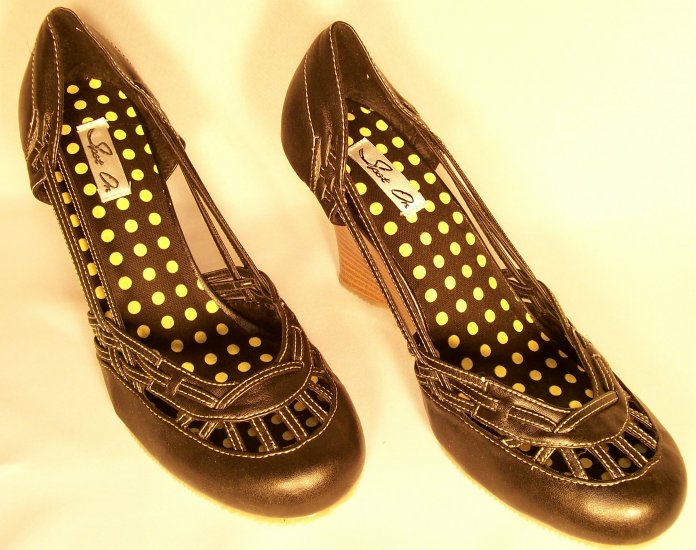 wedge round toe heels black size 9