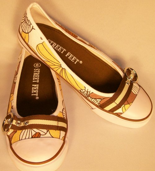 Street Feet retro print brown mary jane tennis shoes size 8