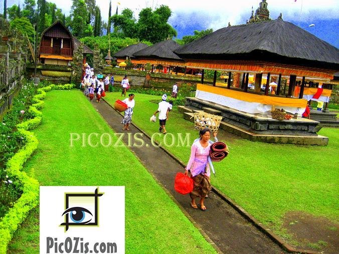 VPE003201109 - Bali temple - 28x35 (11x14")