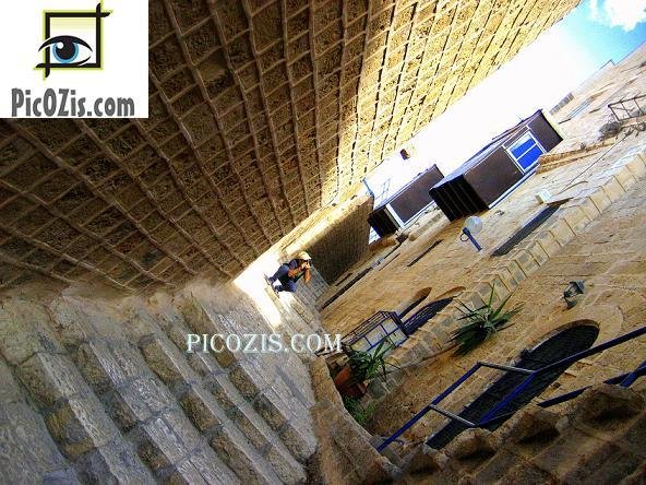 VCI008201109 â Jaffaâs streets photograph print â 28x35cm (11x14â)