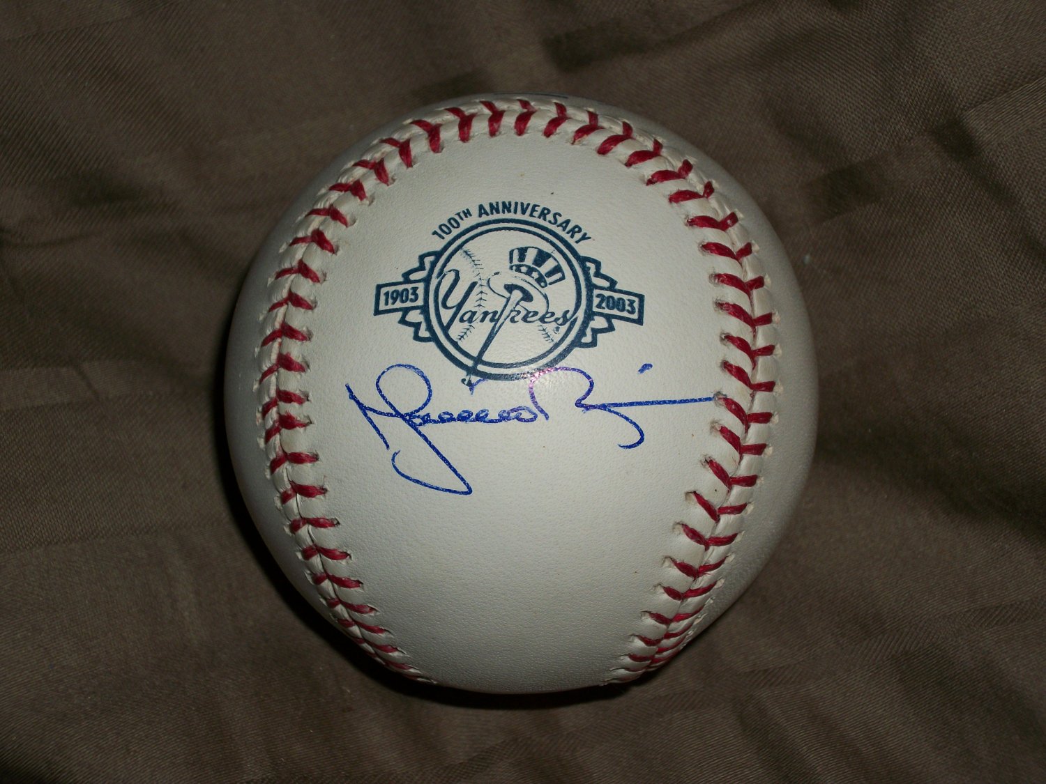 Mariano Rivera autographed baseball- Yankees 100th anniversary