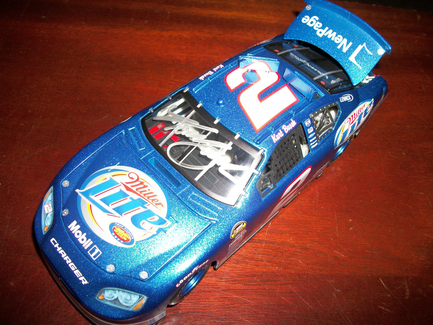 Kurt Busch autographed 1:24 diecast car