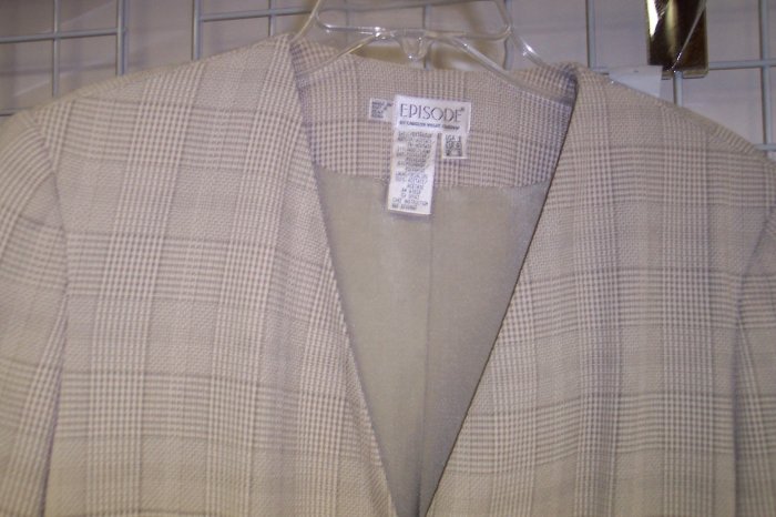 Episode by Carolyn Wight Freeman Pants Suit Size 6 and 8 Once Is Never Enough