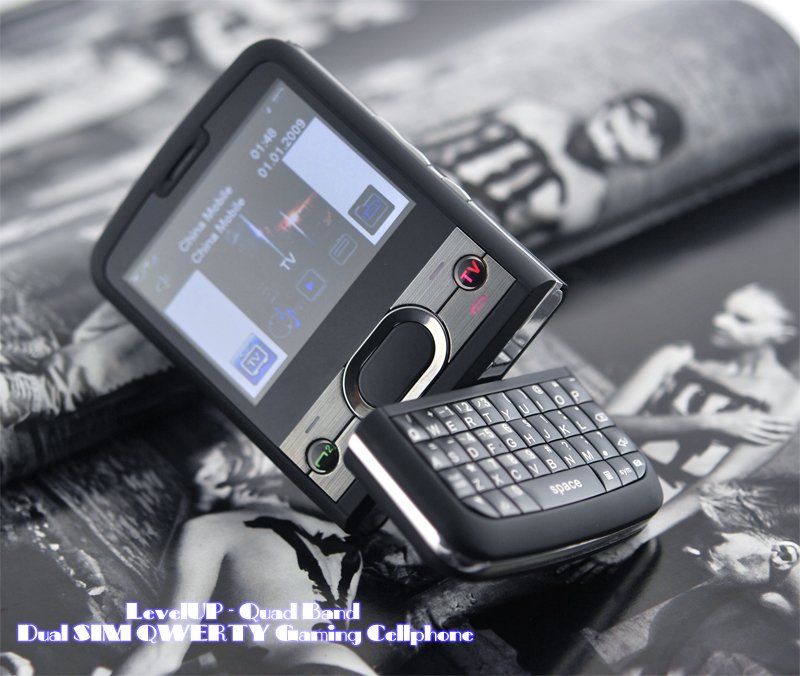 LevelUP - Quad Band Dual SIM QWERTY Gaming Cellphone