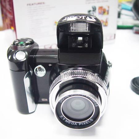 (2)10.0 Mega Pixel PROTAX 2.0 inch LCD Wide-angle Digital Cameras