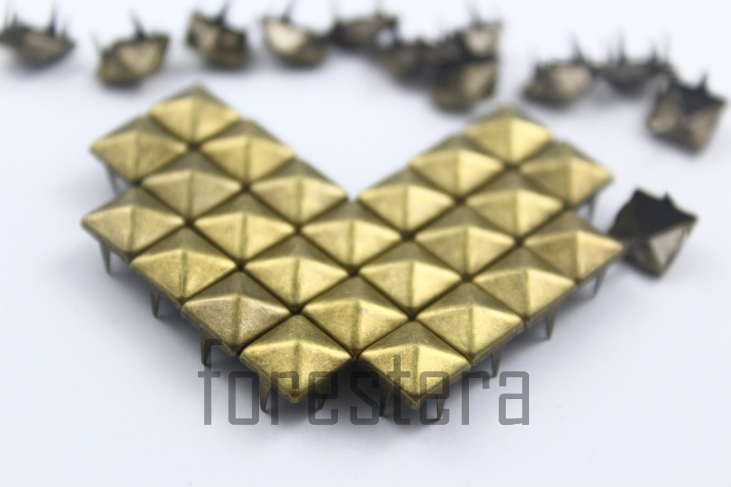 100 8mm Antique Brass Pyramid Studs DIY Studs Metal Studs Craft Studs Spike (BP08)