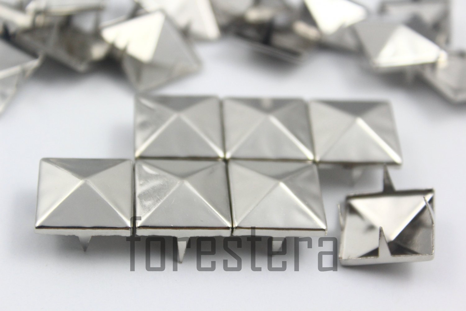 100 15mm Silver Pyramid Studs DIY Studs Metal Studs Craft Studs Spike (SP15)