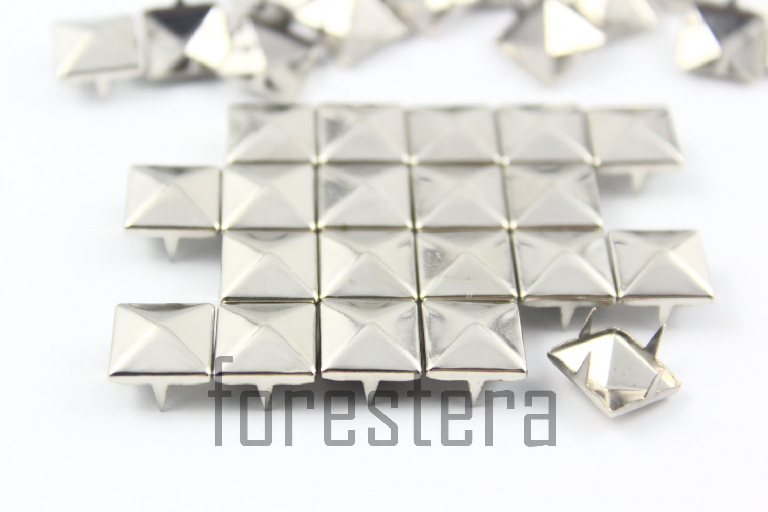 100 10mm Silver Pyramid Studs DIY Studs Metal Studs Craft Studs Spike (SP10)