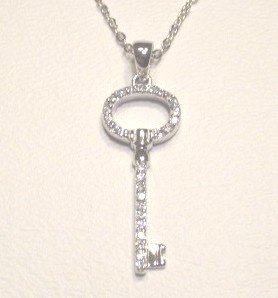 Small Dangling Key Necklace (SPCZ764)