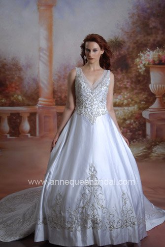 Anne Queen Bridal Wedding Gown