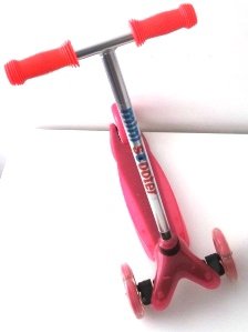 T bar scooter (BNIB) PINK (not a "swiss" micro scooter)