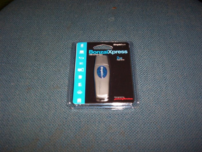 2GB SIMPLETECH BONZAI XPRESS FLASH DRIVE