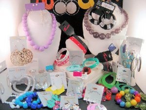 500 Piece Mixed Jewelry Lot