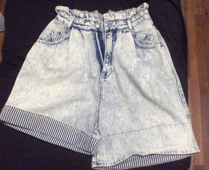 Lindsay Gray denim shorts Jrs size 9 acid washed