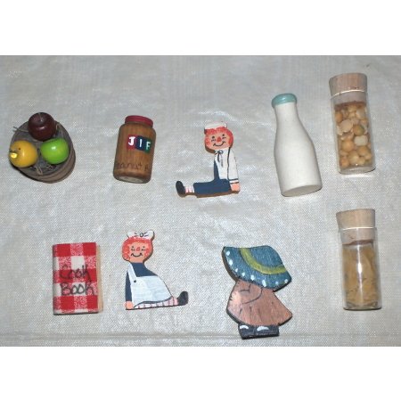 Miniatures set of 9 different pieces-doll house items