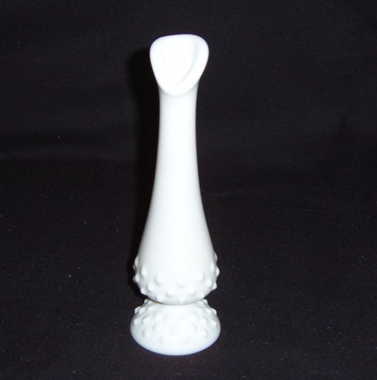 FENTON 8 "MILK GLASS BUD VASE HOBNAIL" ESTATE FIND "