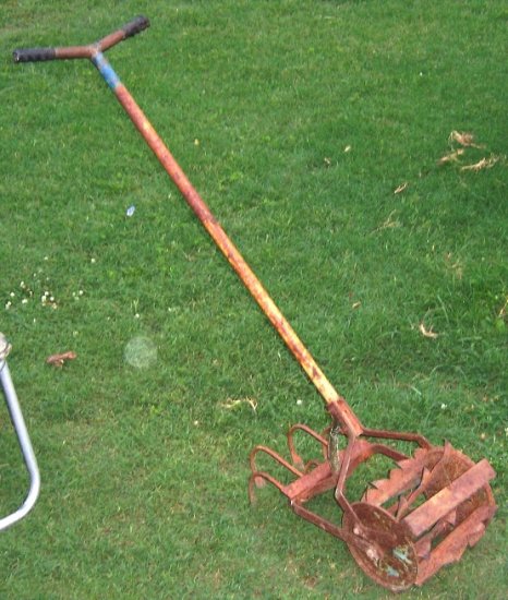 OLD GARDEN TOOL"NICE OLD DECOR"