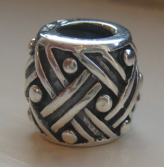 Criss Cross Bead