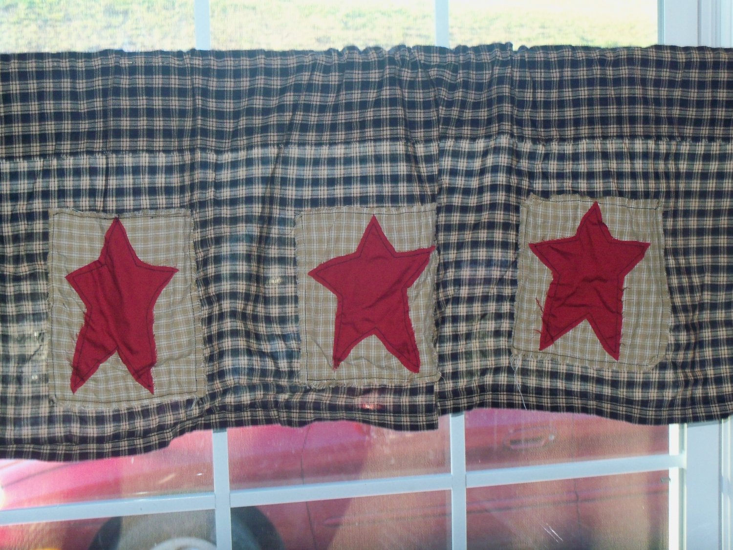 Primative Black and Cream Valance