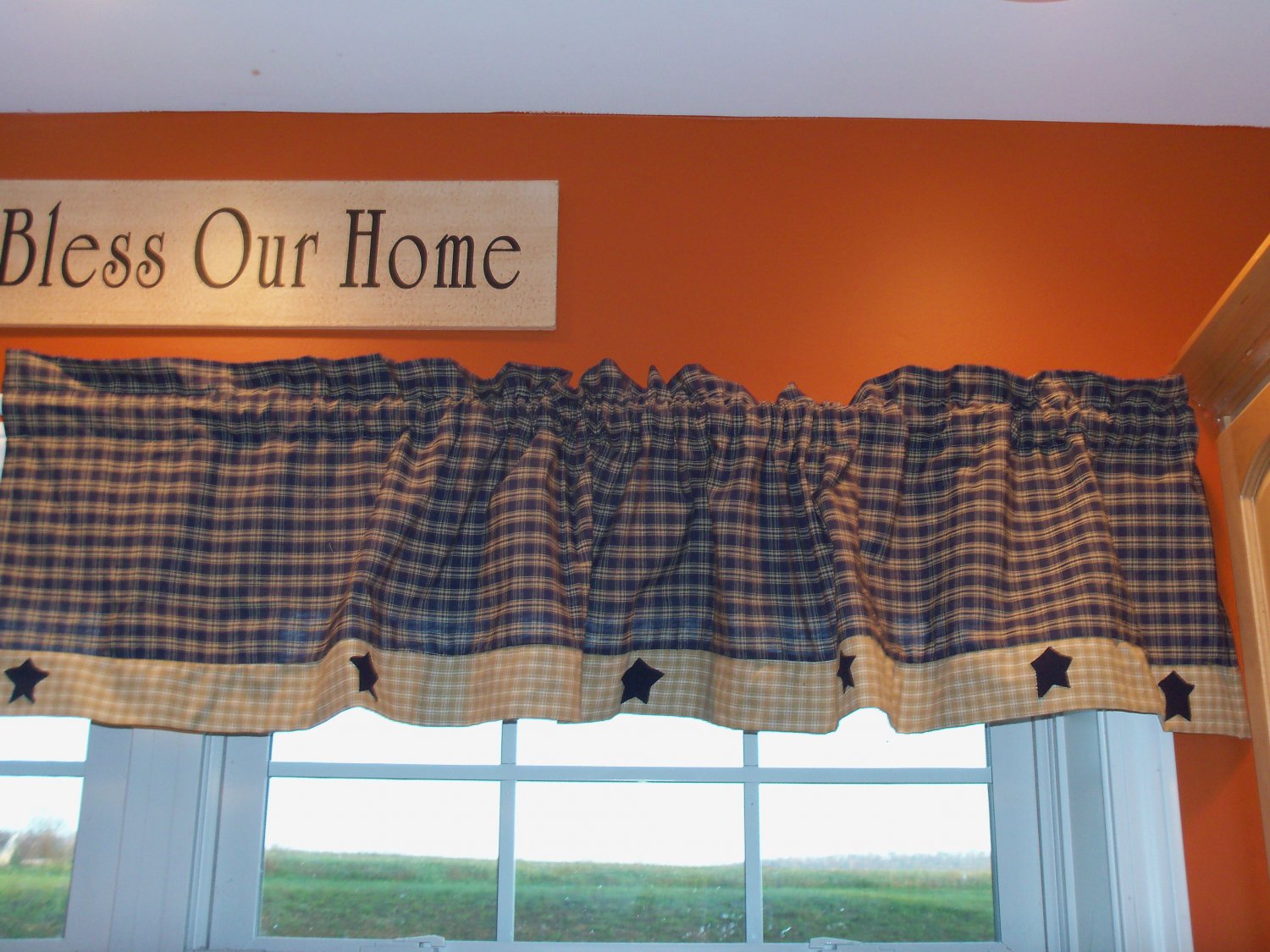 Blue and Cream valance with navy stars..