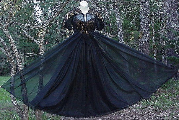 SPECTACULAR Nylon Chiffon Long -= BLACK and GOLD =- Vintage Nightgown and Peignoir Set!