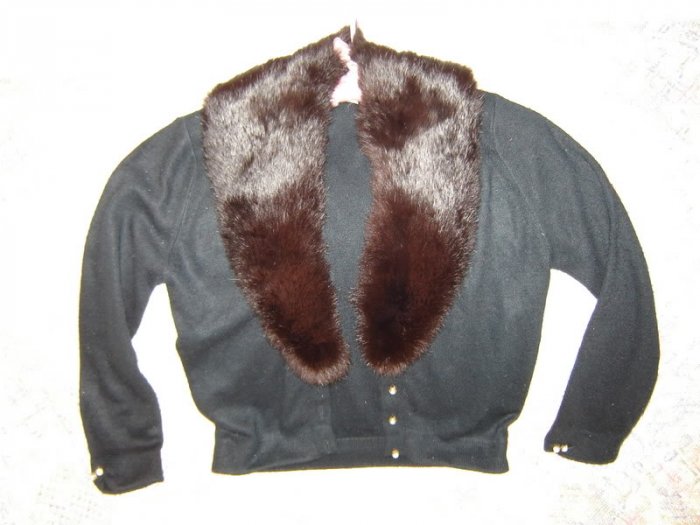 Womens Vintage Black Cardigan Sweater w Fur Collar S