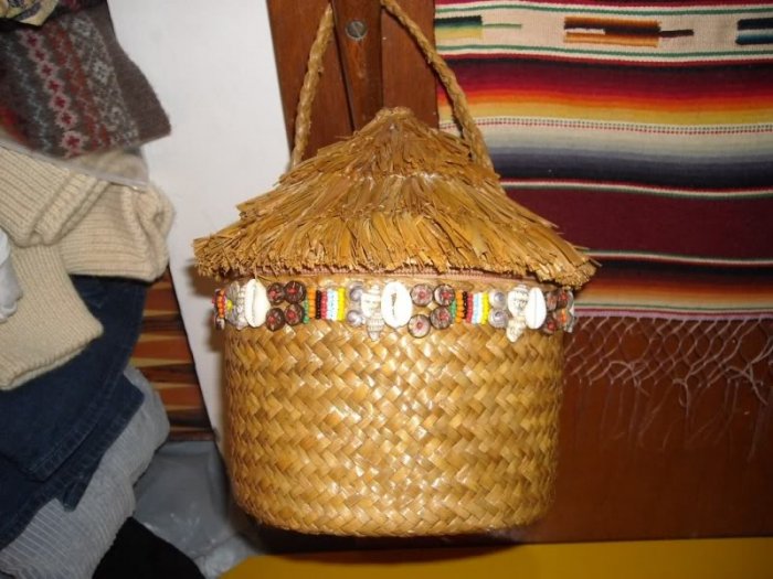 Capelli Straworld Island Hut Novelty Bag Purse Handbag
