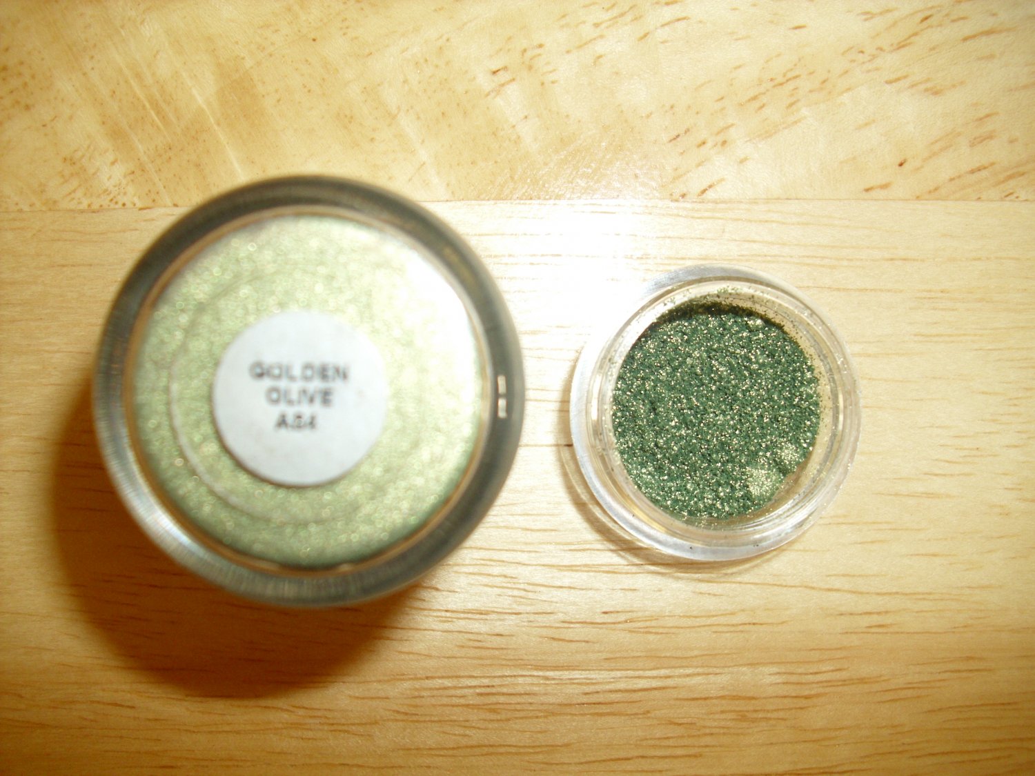 MAC Pigment Sample Golden Olive