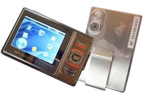 MP4 Player 1GB, 2M Pixel, 2.5-inch LCD, Metal casing, SD Slot