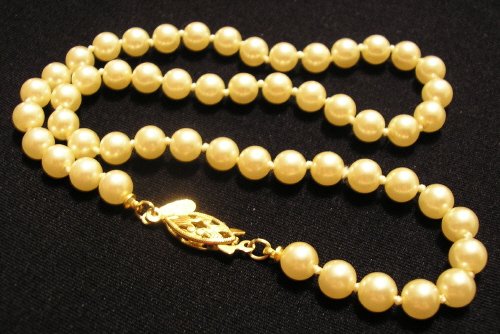 VINTAGE NAPIER STRAND OF PEARLS NECKLACE