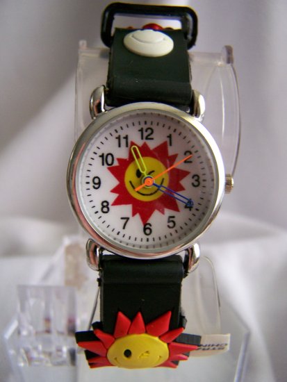 Children watch w/ sun designs
