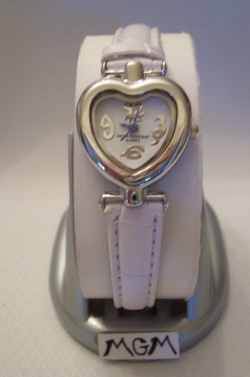 Women watch heart w/white leather bracelet