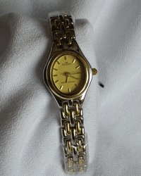 Women's Silver/Gold Tone Bracelet Watch/Metal Gift Box Incl