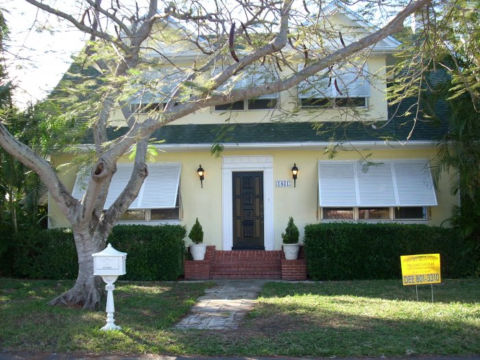 4 Bedroom House - 2 Story British Colonial/W - Swimming Pool