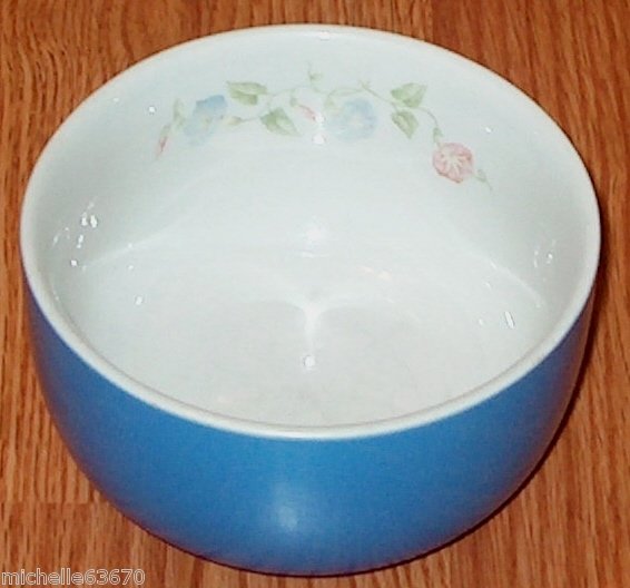 Hall's Superior Quality Kitchenware Blue Bowl 1950s
