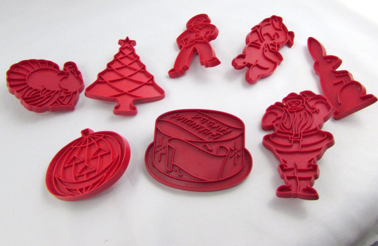 TUPPERWARE 34 HOLIDAY RED COOKIE CUTTERS Vintage