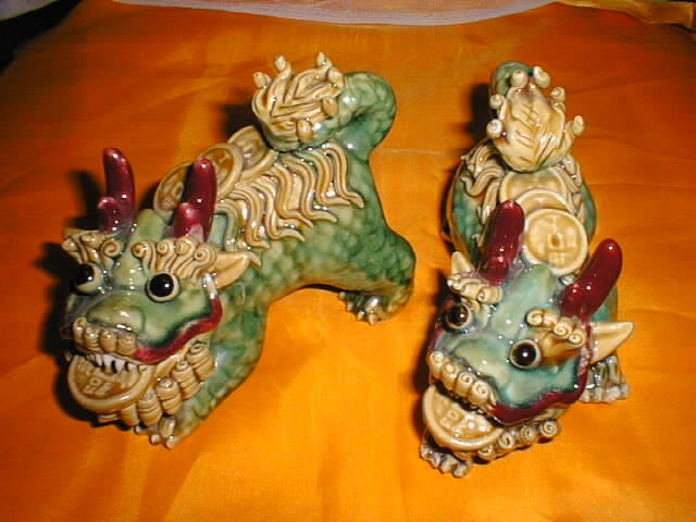 Chinese Pair of colorful Pocelain Foo Dog
