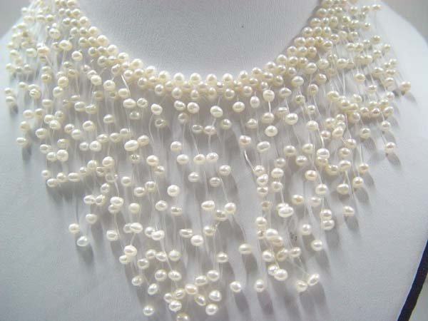 exquisite 15"" white pearl necklace