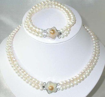 17""-18""/7.5"" 6-7mm white pearl shell clasp set