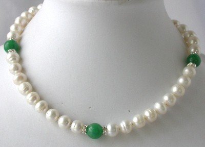 17"" 9-10mm white pearl green round jade necklace