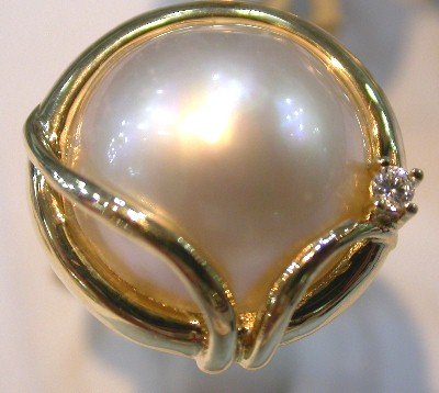 Beauty Brand New Exquisite 14K white mabe pearl ring