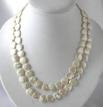 Lustrous 18""-19"" white heart pearl necklace