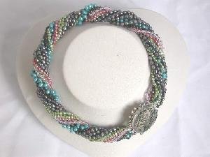 Beautiful!16"" multi-colour cultured FW Pearl necklace