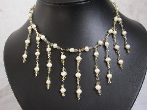 Beatiful! 16"" hand-knitted white pearl & crystal necklace