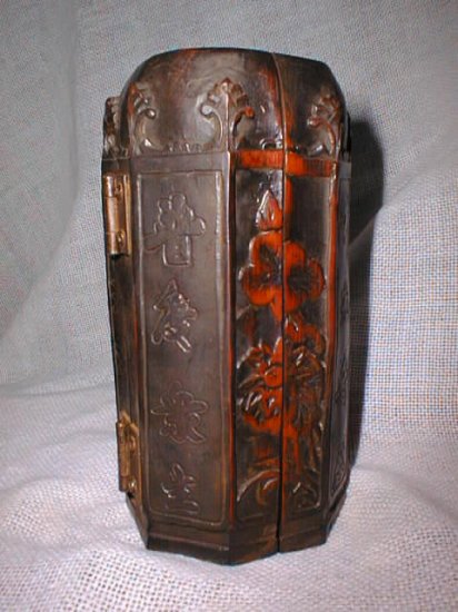 Amazing Chinese 2 doors-open guanyin statue