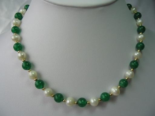 graceful 17.5"" Malaysia jade pearl necklace