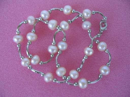 graceful 17"" pink F/W pearl necklace